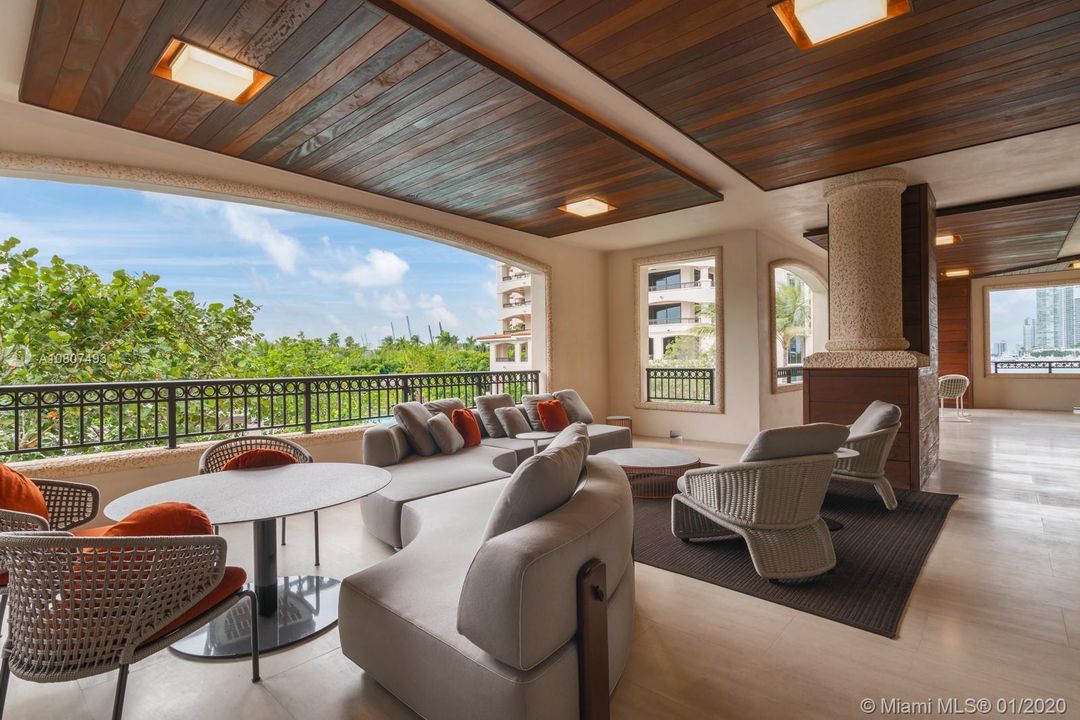 Recently Sold: $13,860,000 (5 beds, 5 baths, 7302 Square Feet)
