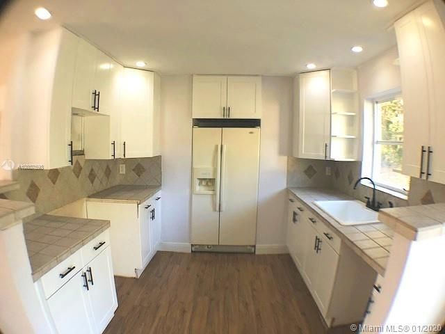 Recently Sold: $295,000 (3 beds, 2 baths, 1101 Square Feet)