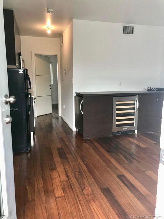 Recently Sold: $189,000 (1 beds, 1 baths, 425 Square Feet)