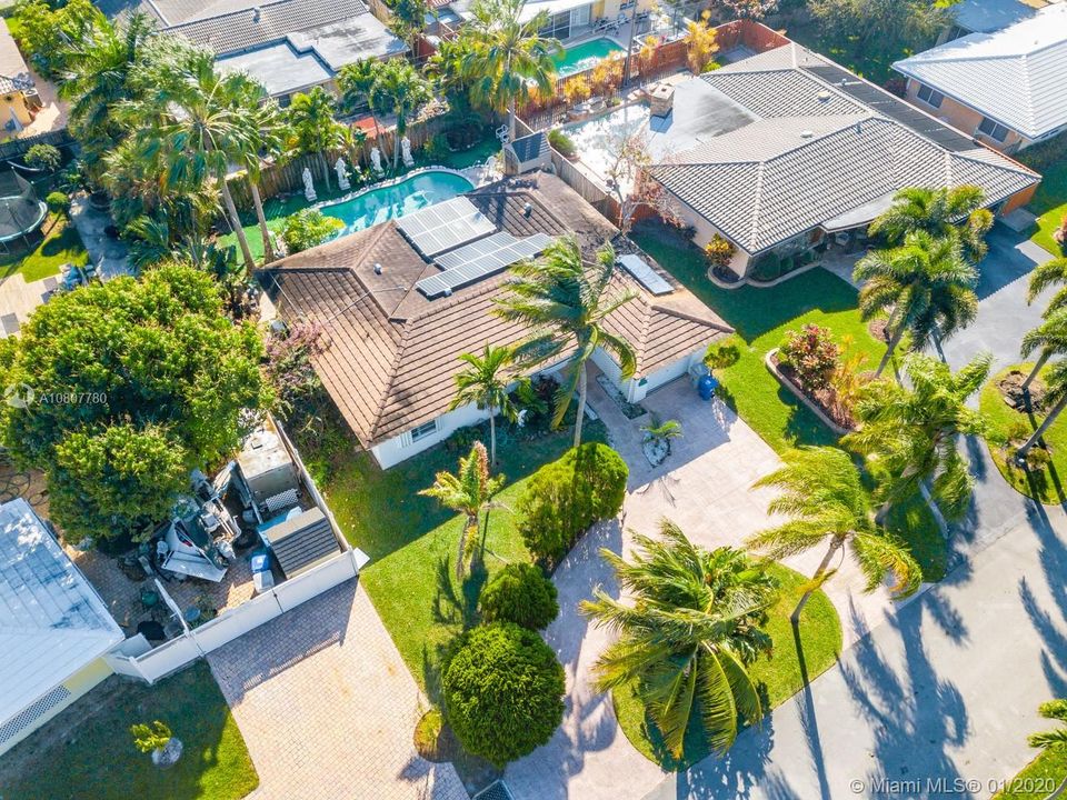 Vendido Recientemente: $399,999 (2 camas, 2 baños, 1487 Pies cuadrados)