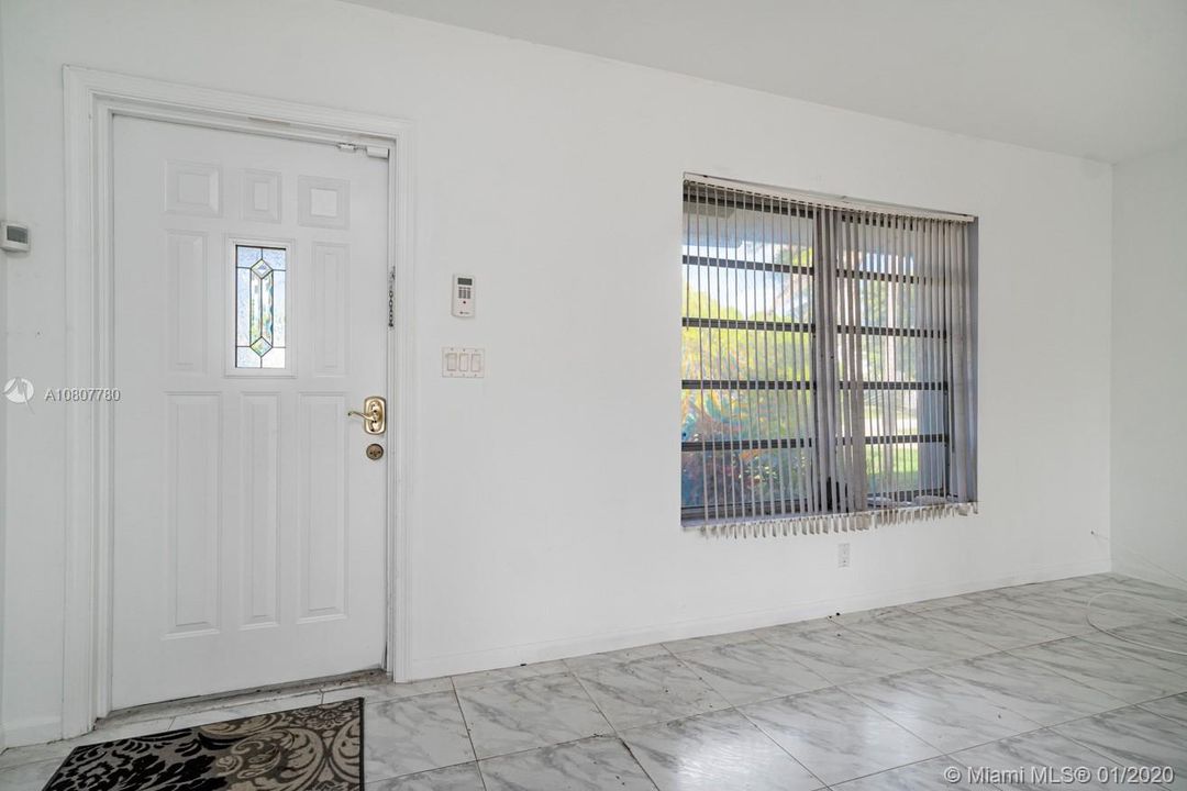 Vendido Recientemente: $399,999 (2 camas, 2 baños, 1487 Pies cuadrados)