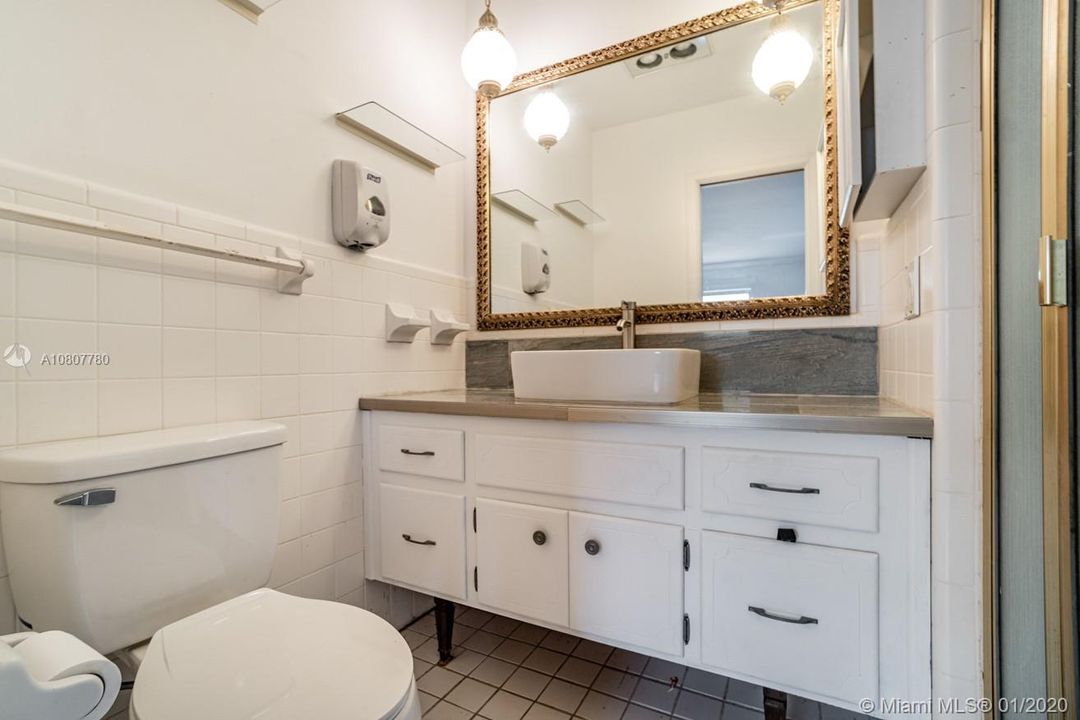 Vendido Recientemente: $399,999 (2 camas, 2 baños, 1487 Pies cuadrados)