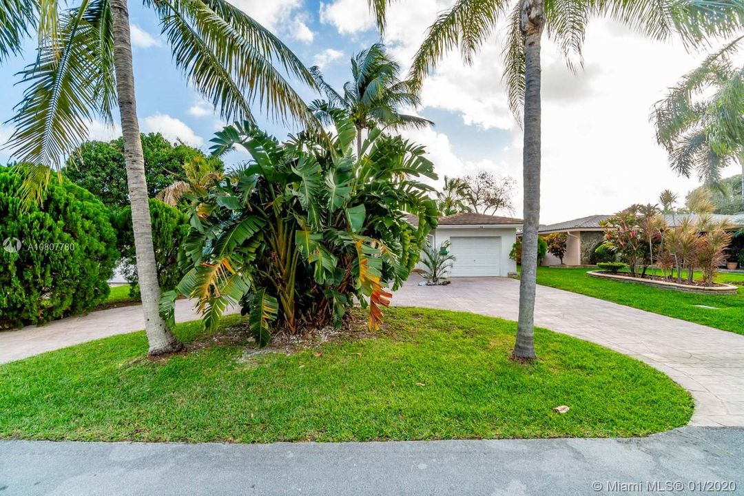Vendido Recientemente: $399,999 (2 camas, 2 baños, 1487 Pies cuadrados)