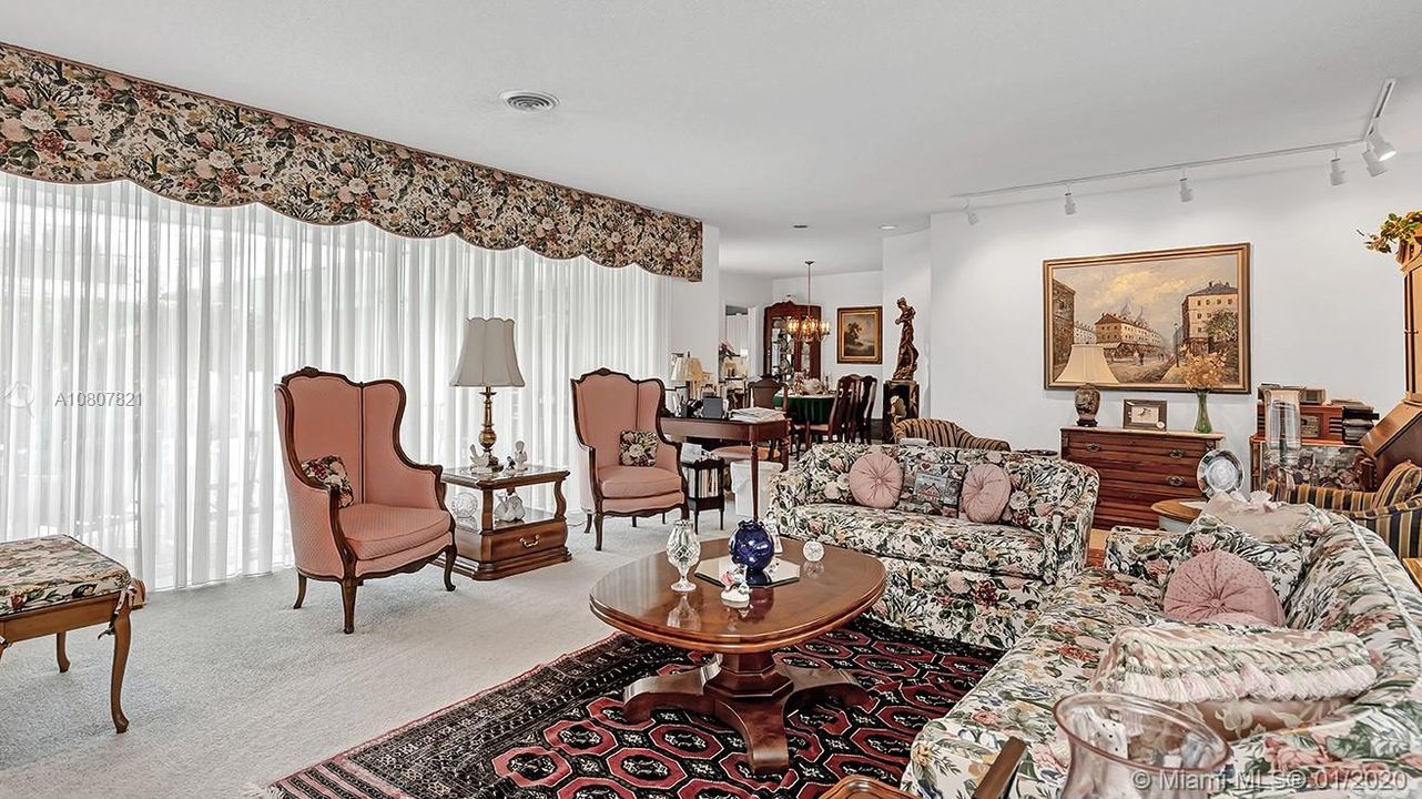 Недавно продано: $625,000 (3 спален, 2 ванн, 1878 Квадратных фут)