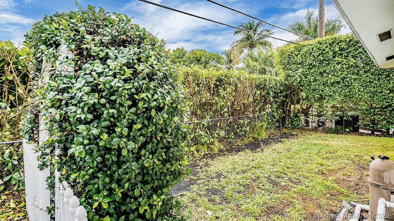 Недавно продано: $625,000 (3 спален, 2 ванн, 1878 Квадратных фут)