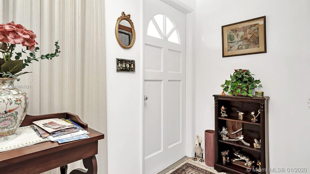 Недавно продано: $625,000 (3 спален, 2 ванн, 1878 Квадратных фут)