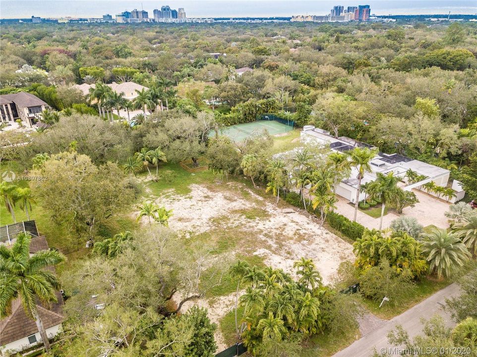 Recently Sold: $1,300,000 (0.93 acres)
