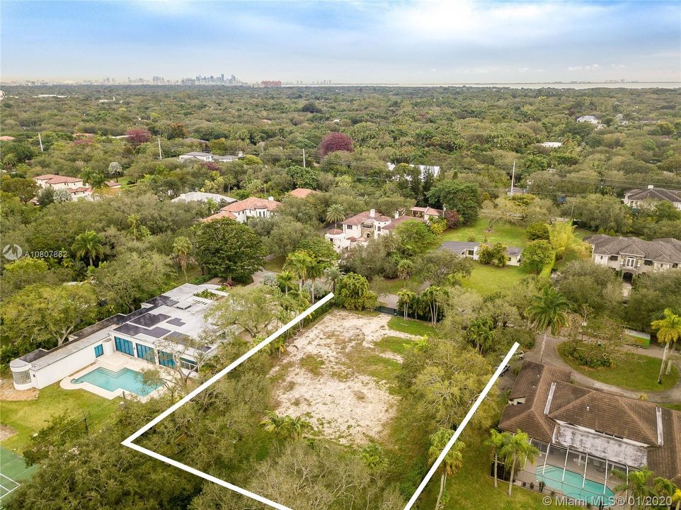 Recently Sold: $1,300,000 (0.93 acres)