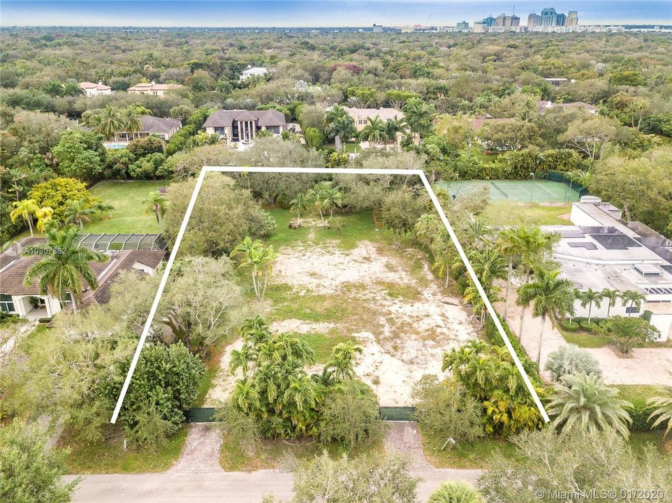 Recently Sold: $1,300,000 (0.93 acres)