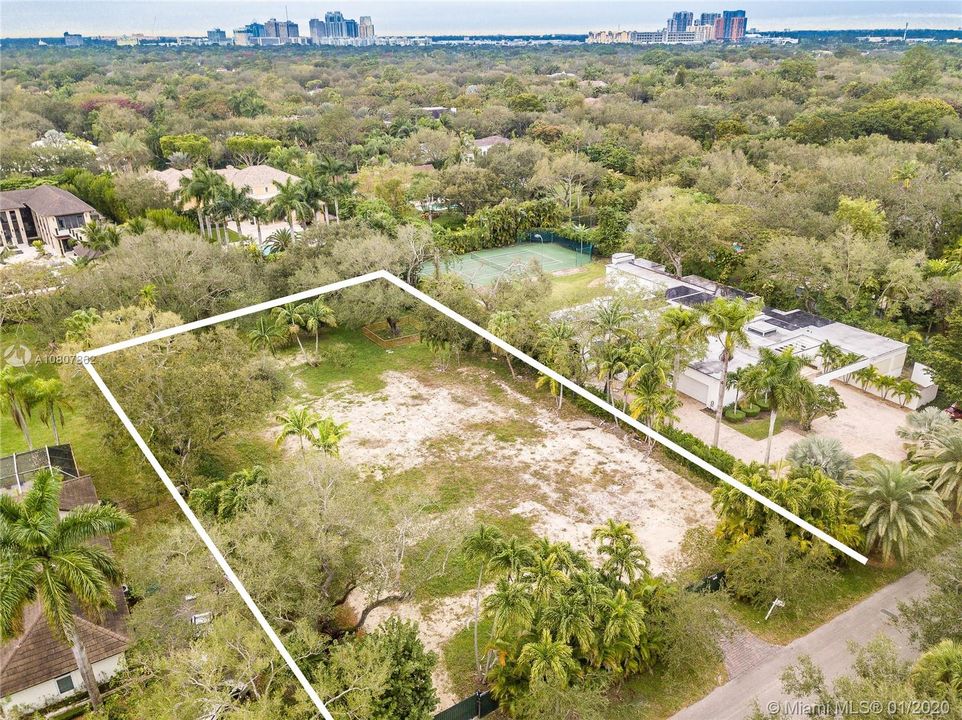 Recently Sold: $1,300,000 (0.93 acres)