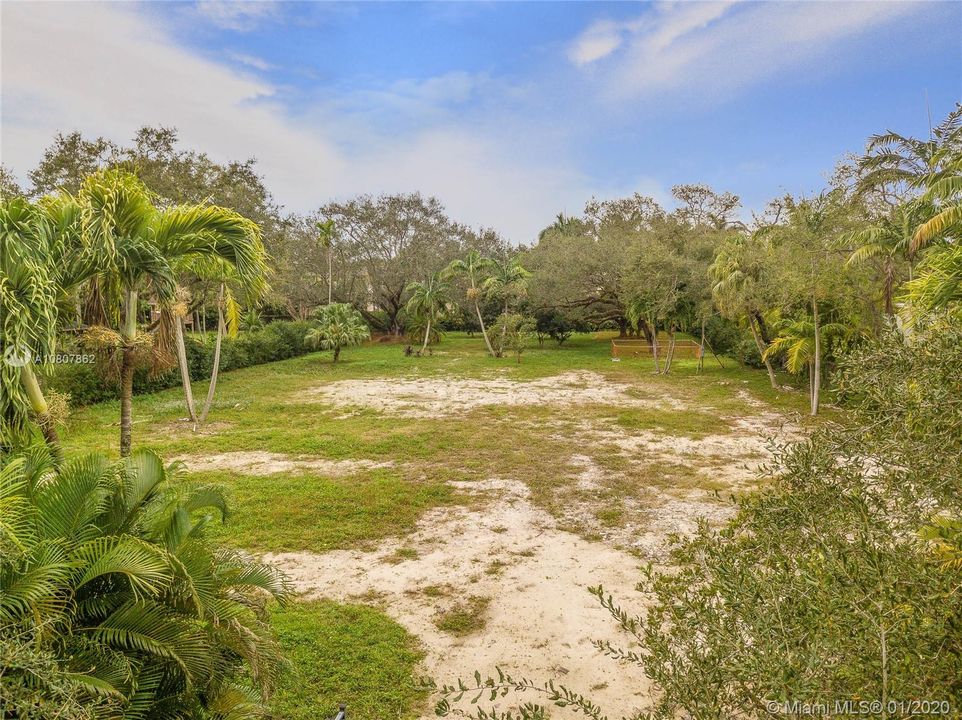 Recently Sold: $1,300,000 (0.93 acres)