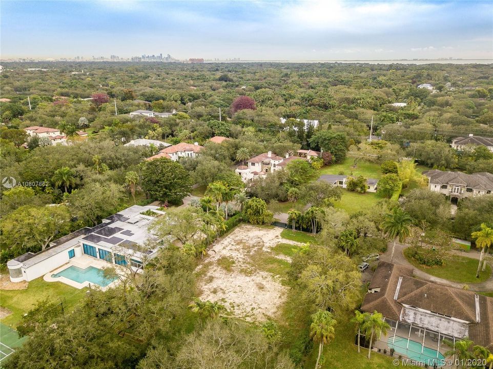 Recently Sold: $1,300,000 (0.93 acres)