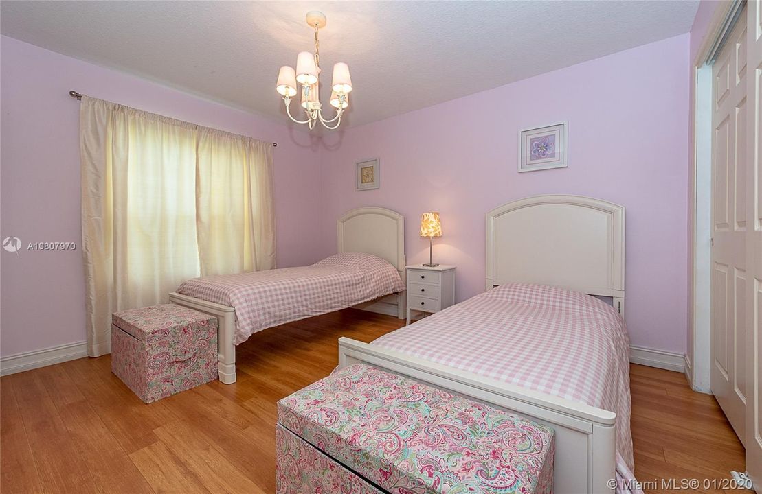 Recently Rented: $4,900 (5 beds, 3 baths, 2873 Square Feet)