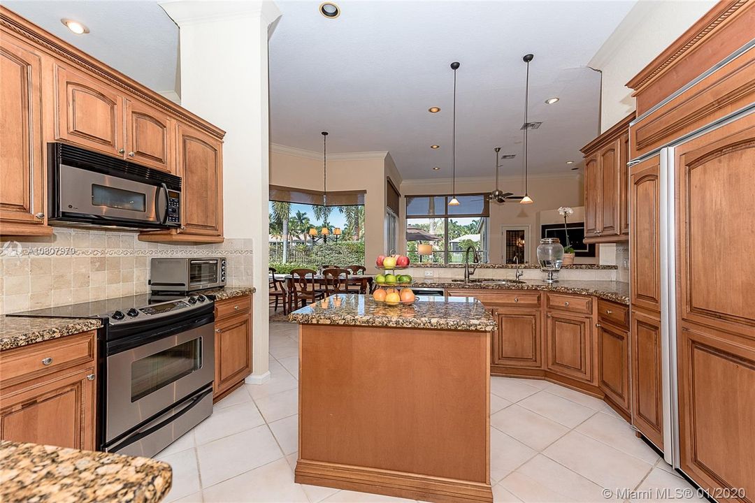 Recently Rented: $4,900 (5 beds, 3 baths, 2873 Square Feet)