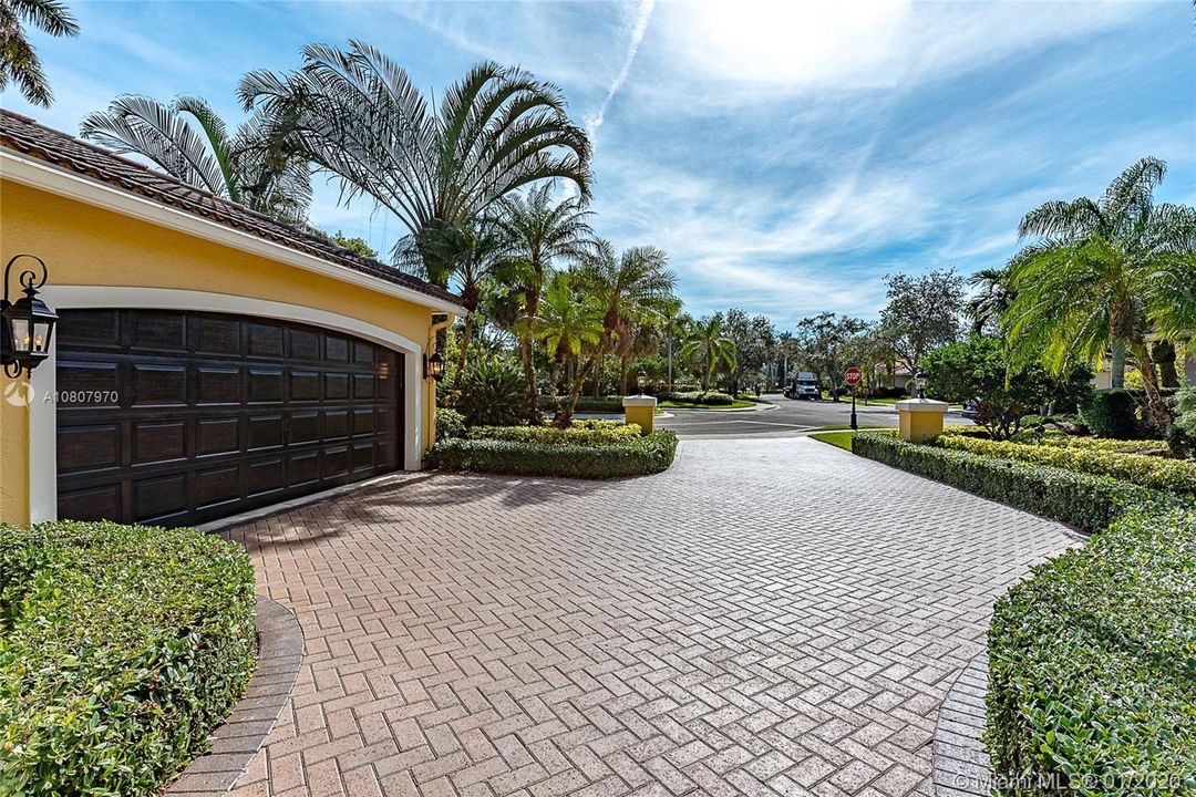 Recently Rented: $4,900 (5 beds, 3 baths, 2873 Square Feet)