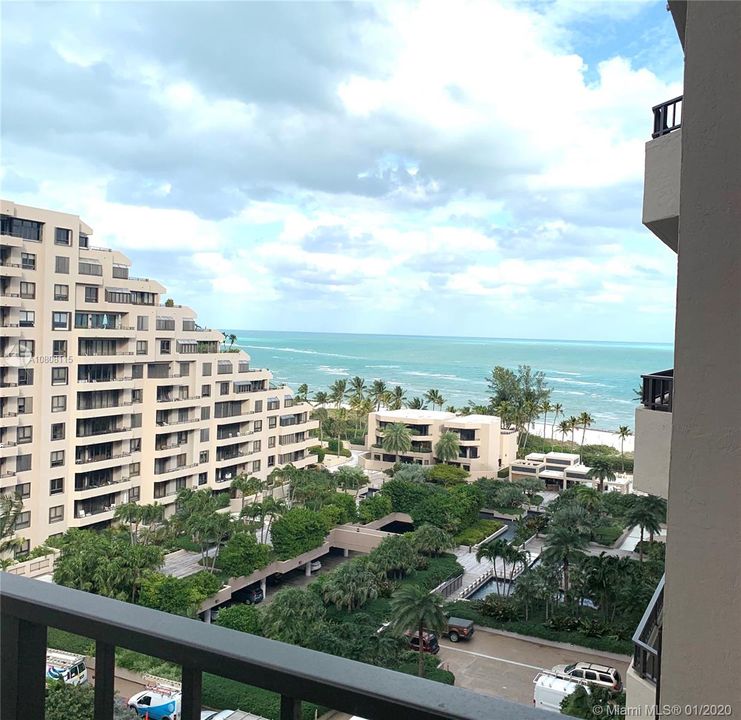 Recently Sold: $750,000 (2 beds, 2 baths, 1541 Square Feet)
