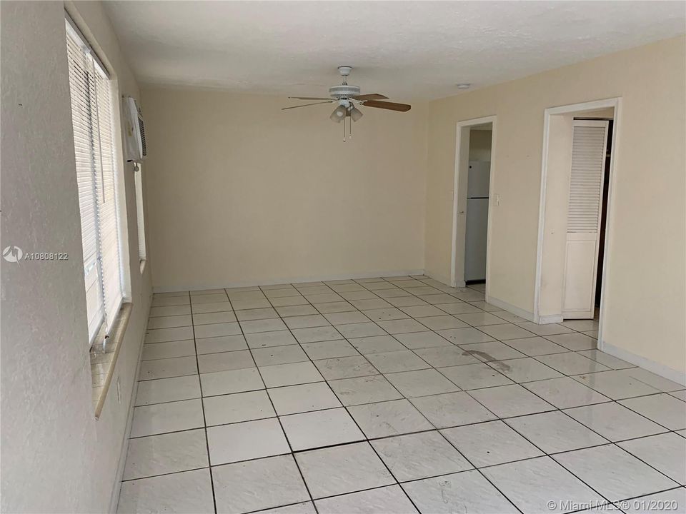 Recently Rented: $999 (1 beds, 1 baths, 699 Square Feet)