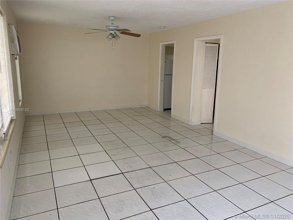 Recently Rented: $999 (1 beds, 1 baths, 699 Square Feet)