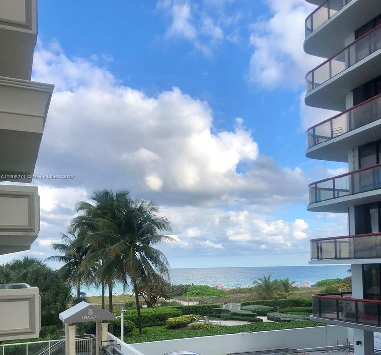 Recently Sold: $463,000 (1 beds, 2 baths, 915 Square Feet)