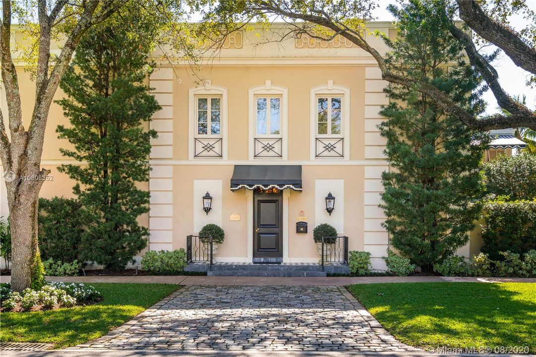 Recently Sold: $3,750,000 (4 beds, 4 baths, 5716 Square Feet)