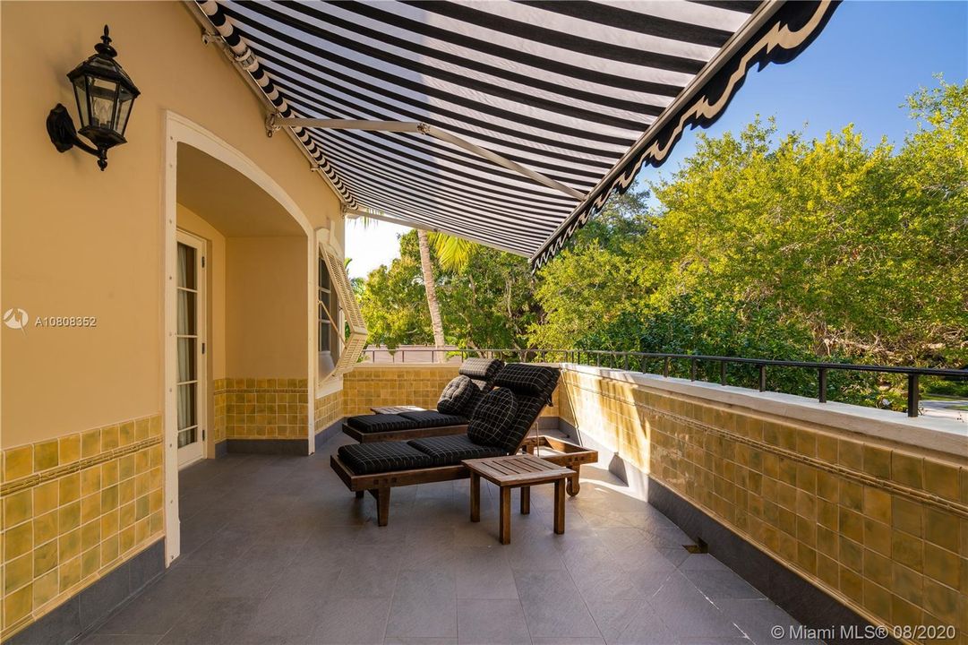 Upstairs private deck overlooking rose garden