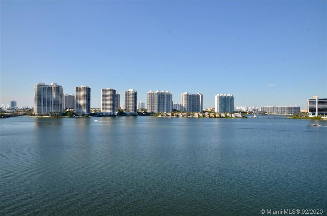 Recently Sold: $425,000 (2 beds, 2 baths, 1738 Square Feet)