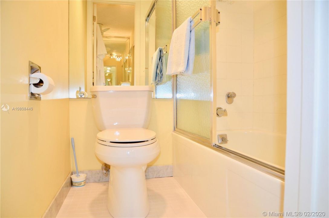 Recently Sold: $425,000 (2 beds, 2 baths, 1738 Square Feet)