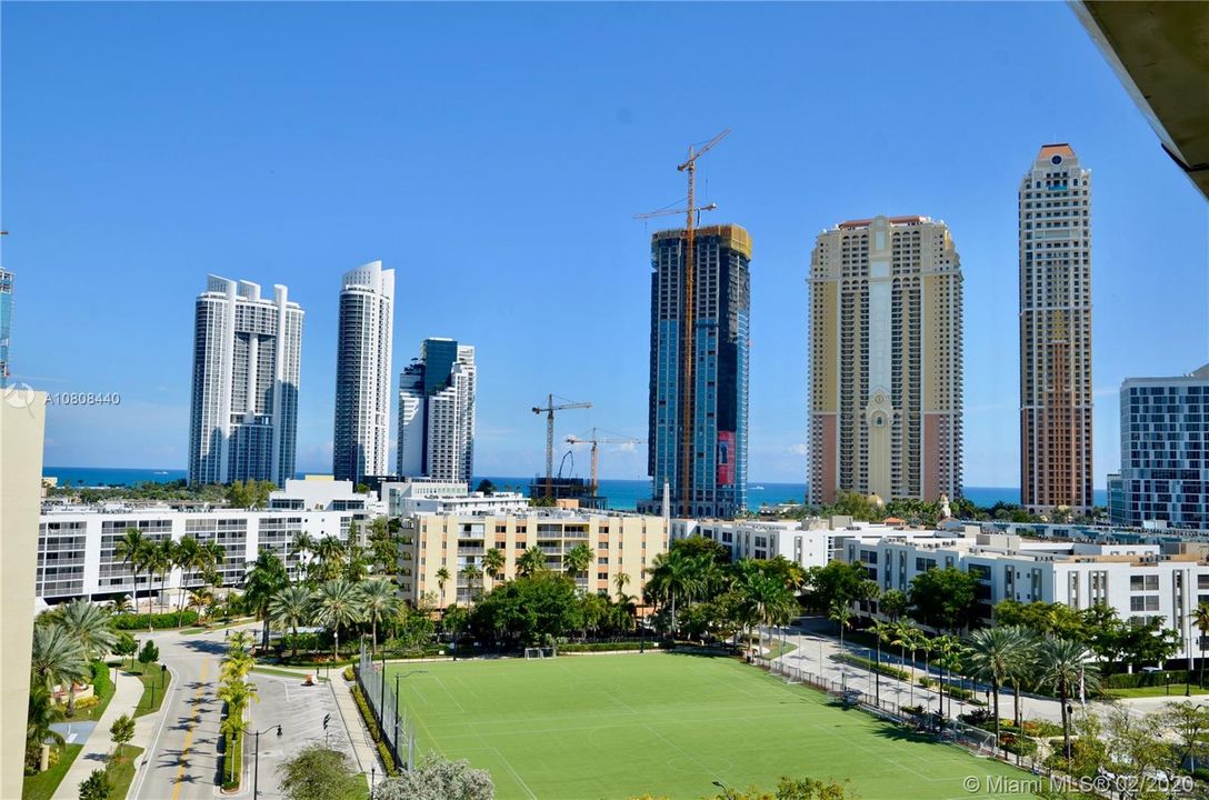 Recently Sold: $425,000 (2 beds, 2 baths, 1738 Square Feet)