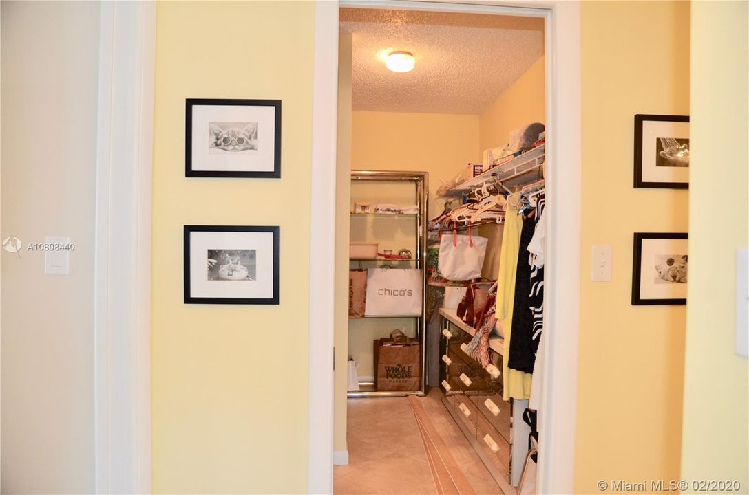 Recently Sold: $425,000 (2 beds, 2 baths, 1738 Square Feet)