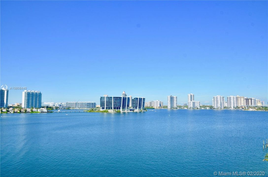 Recently Sold: $425,000 (2 beds, 2 baths, 1738 Square Feet)