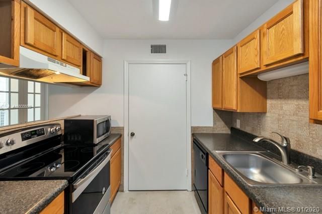 Recently Rented: $1,250 (2 beds, 1 baths, 887 Square Feet)