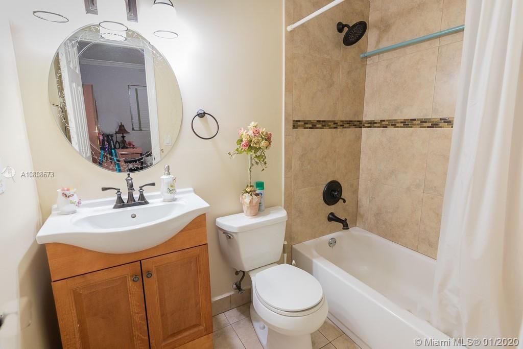 Vendido Recientemente: $110,000 (0 camas, 1 baños, 273 Pies cuadrados)