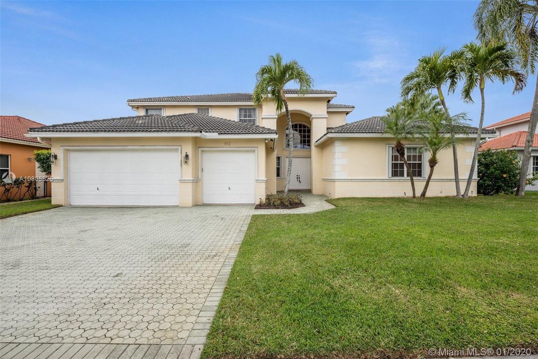 Vendido Recientemente: $675,000 (5 camas, 4 baños, 3119 Pies cuadrados)