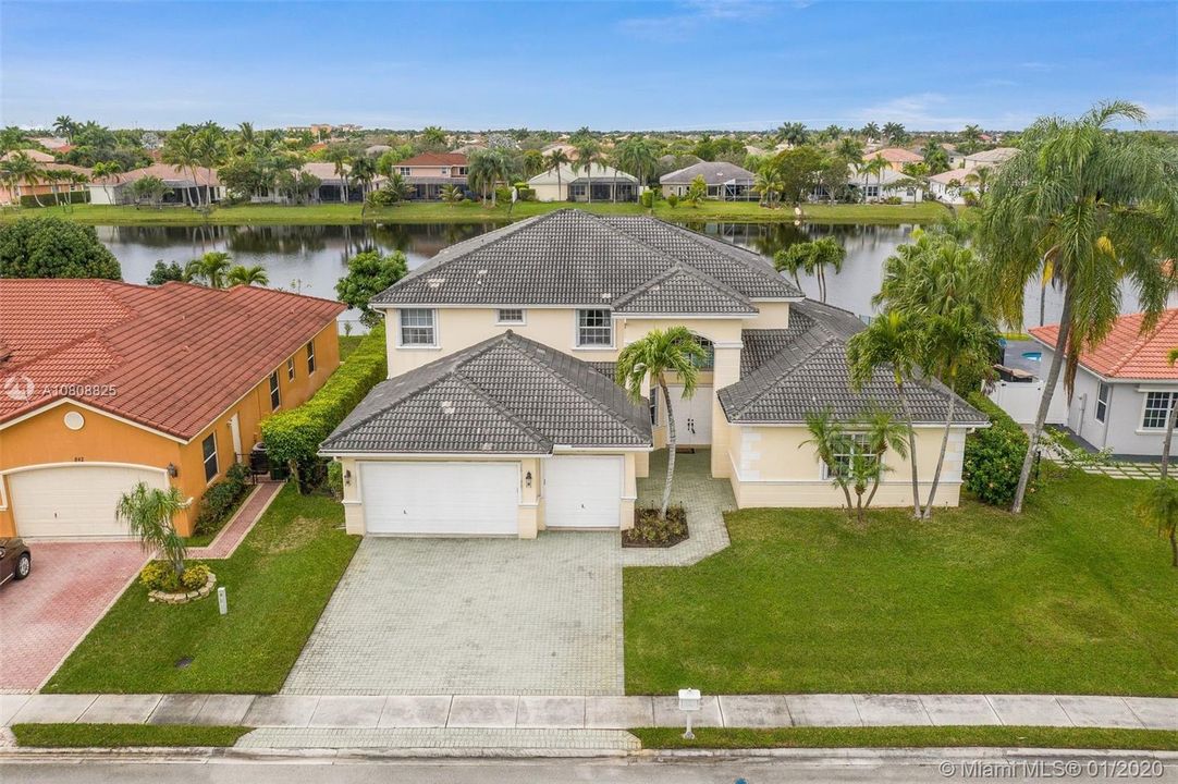 Vendido Recientemente: $675,000 (5 camas, 4 baños, 3119 Pies cuadrados)