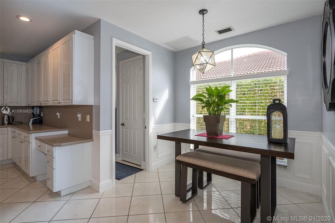 Vendido Recientemente: $675,000 (5 camas, 4 baños, 3119 Pies cuadrados)