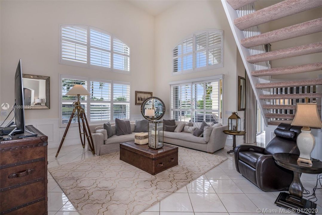 Vendido Recientemente: $675,000 (5 camas, 4 baños, 3119 Pies cuadrados)