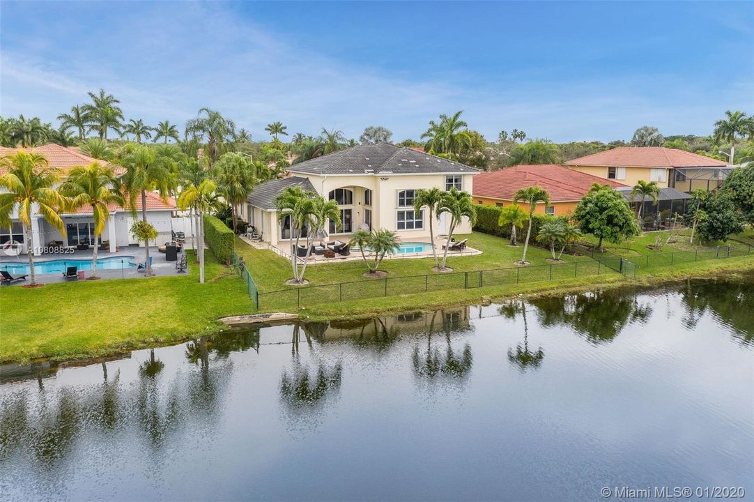 Vendido Recientemente: $675,000 (5 camas, 4 baños, 3119 Pies cuadrados)