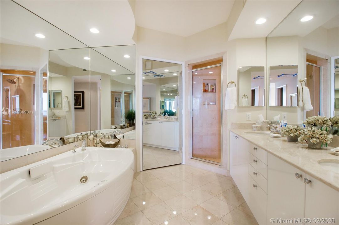 Recently Sold: $1,720,000 (2 beds, 2 baths, 2100 Square Feet)