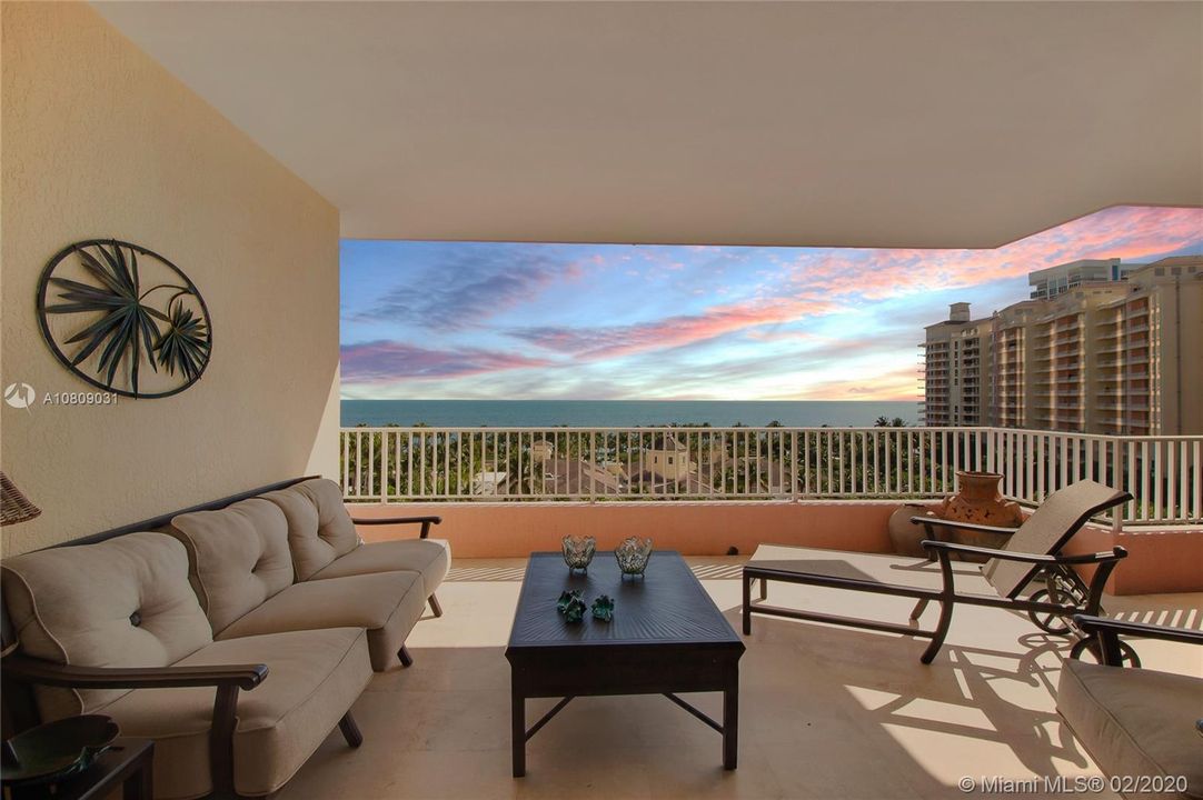 Recently Sold: $1,720,000 (2 beds, 2 baths, 2100 Square Feet)