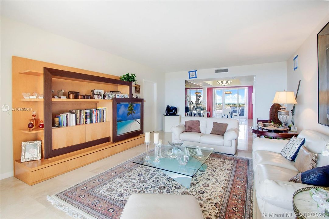 Recently Sold: $1,720,000 (2 beds, 2 baths, 2100 Square Feet)