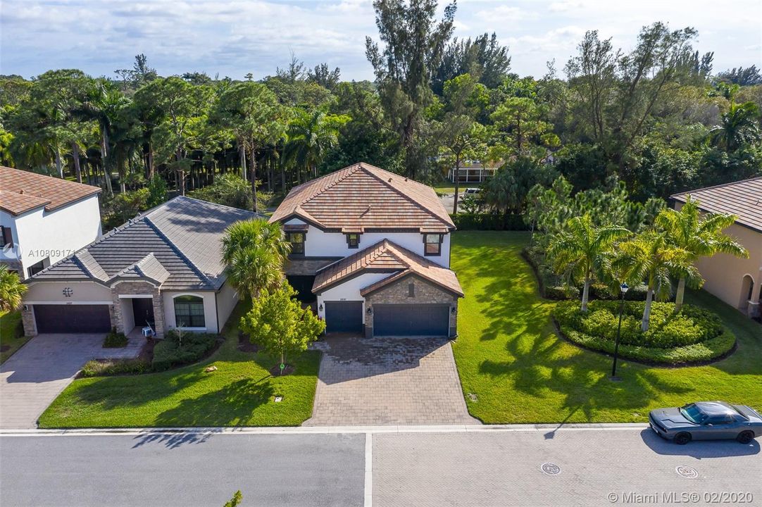 Vendido Recientemente: $484,990 (4 camas, 4 baños, 3584 Pies cuadrados)