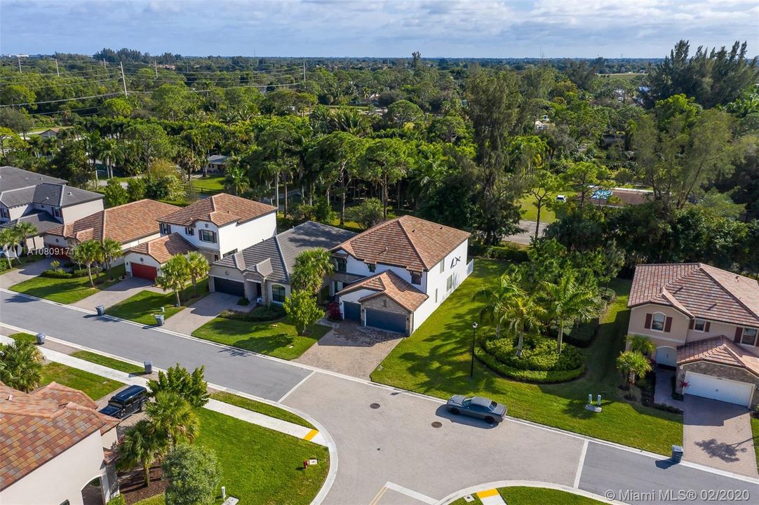 Vendido Recientemente: $484,990 (4 camas, 4 baños, 3584 Pies cuadrados)