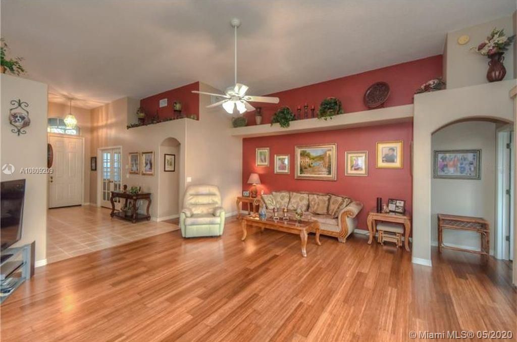 Recently Sold: $285,000 (3 beds, 2 baths, 2303 Square Feet)