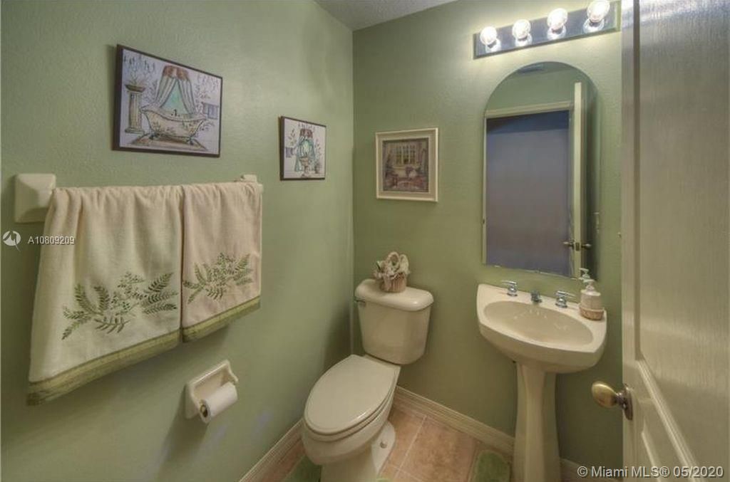 Recently Sold: $285,000 (3 beds, 2 baths, 2303 Square Feet)