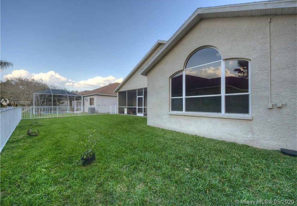 Recently Sold: $285,000 (3 beds, 2 baths, 2303 Square Feet)