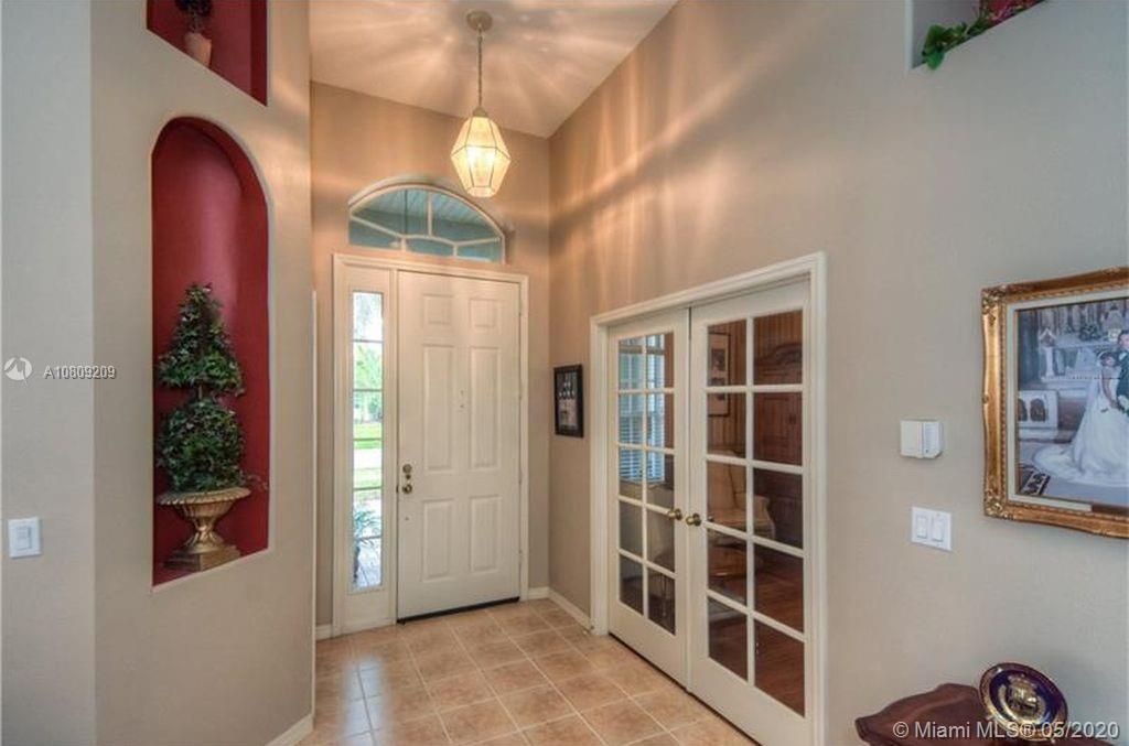 Recently Sold: $285,000 (3 beds, 2 baths, 2303 Square Feet)