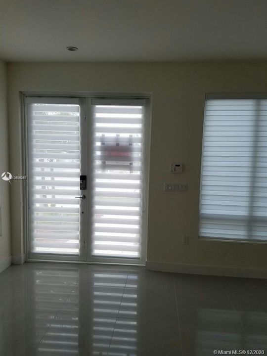 Recientemente alquilado: $2,400 (3 camas, 2 baños, 1360 Pies cuadrados)