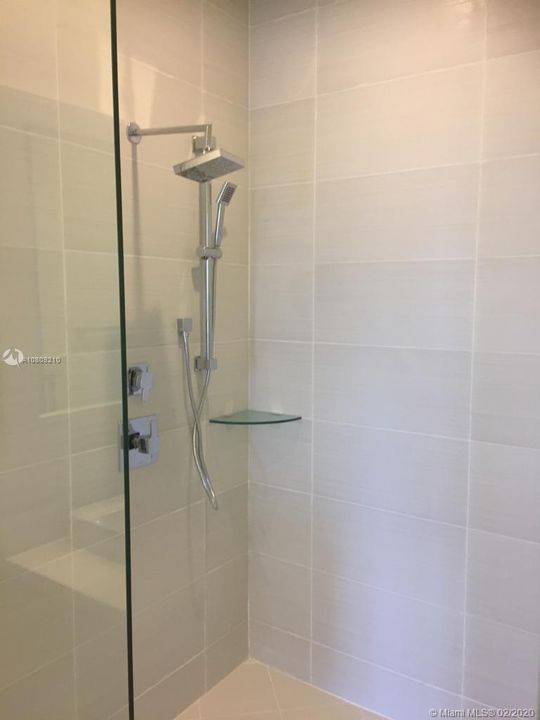 Recientemente alquilado: $2,400 (3 camas, 2 baños, 1360 Pies cuadrados)