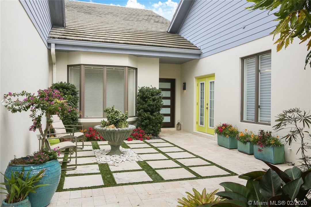 PRIVATE COURTYARD