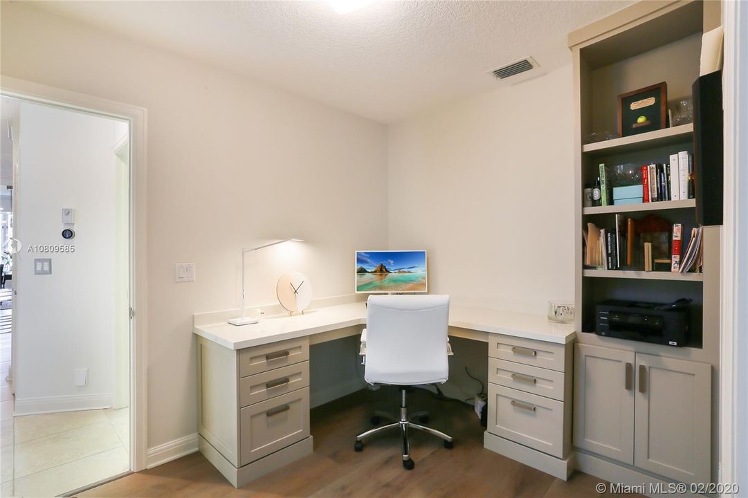 Private study/office off Master Suite